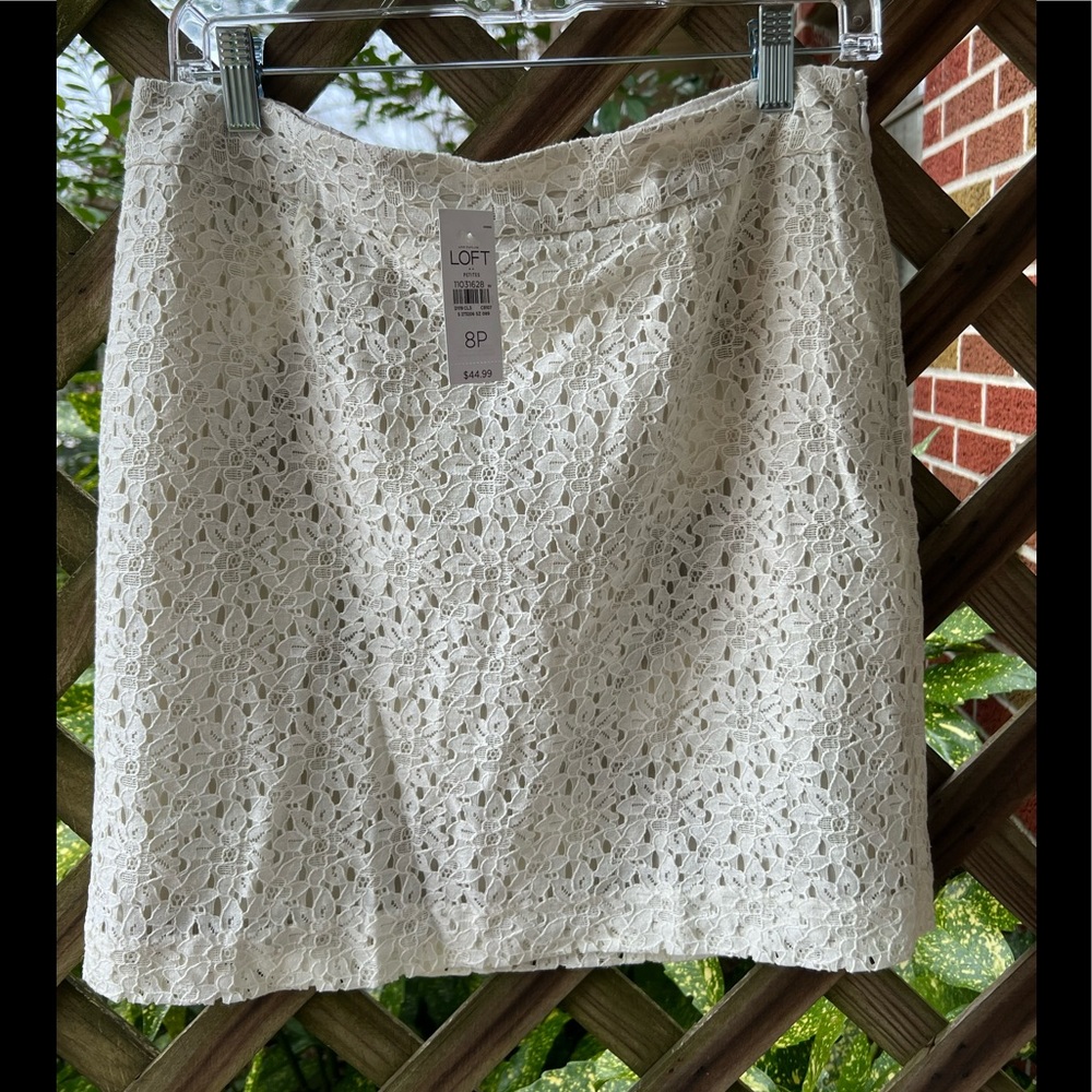 Ann Taylor White floral skirt